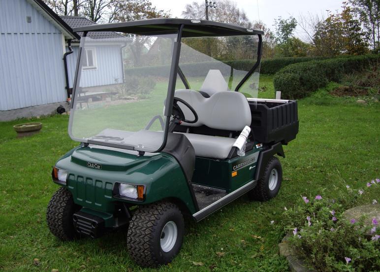 ClubCar Carryall 100, 48 Volt, årsmodell 2014 Huv av armoflex plast och formgjutna stänkskärmar Lyse fram och bak, bromsljus Spänningsomvandlare 48-12 Volt, 300 W Reflexer och LGF skylt Lastflak med