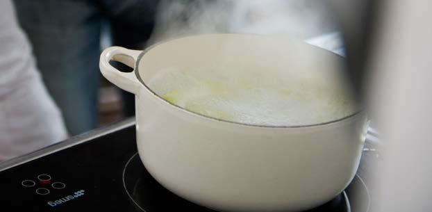 KÖKSFLÄKTAR Köksfläktar 12 volt Köksfläkt för utsug av matos i stugköket eller på andra platser där 12V finns tillgängligt.