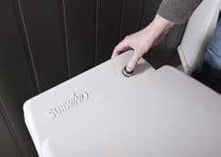 Tömning av asklåda: Efter toalettbesöket: tryck på knappen och förbränning av avfallet startar.