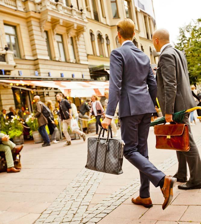 Hushållen i Stockholm har under en längre tid blivit alltmer pessimistiska över den ekonomiska tillvaron men näringslivet har däremot levererat mer positiva stämningsuttryck.