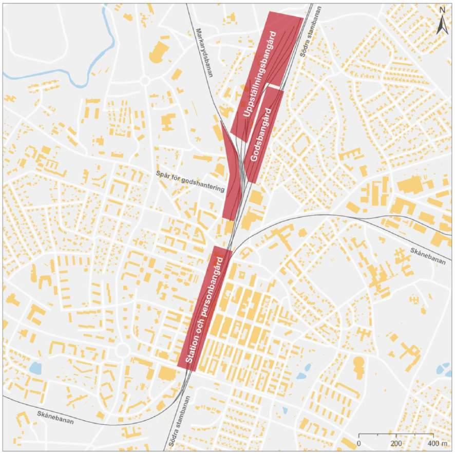 Dagens spårområde har i huvudsak tre av funktioner; personbangård, godsbangård och depåområde med uppställning mm. Hässleholms centralstation med personbangård ligger i stadens centrala delar.