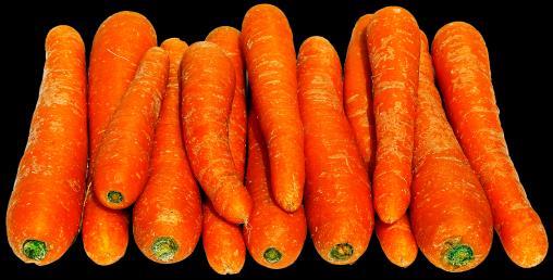 Spagettisås 1 gul lök 1-2 vitlöksklyftor 4 stora morötter flytande margarin till stekning 1 burk (400 g) krossade tomater 0,5 dl tomatpuré 3 dl