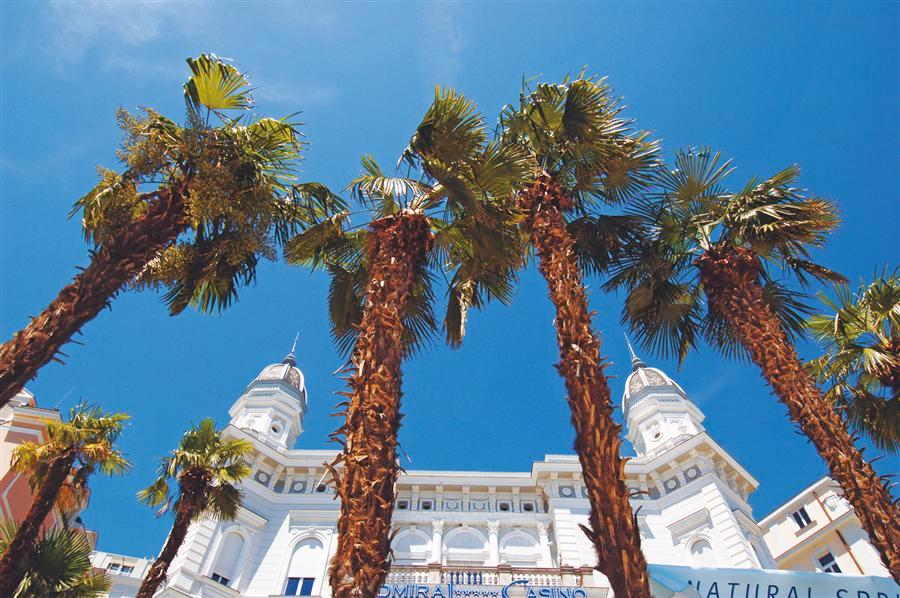 OPATIJA ALLTID RÄTT Självklart har Opatija - Kroatiens Monte Carlo - Casino. Adelsmän från det Habsburgska riket.