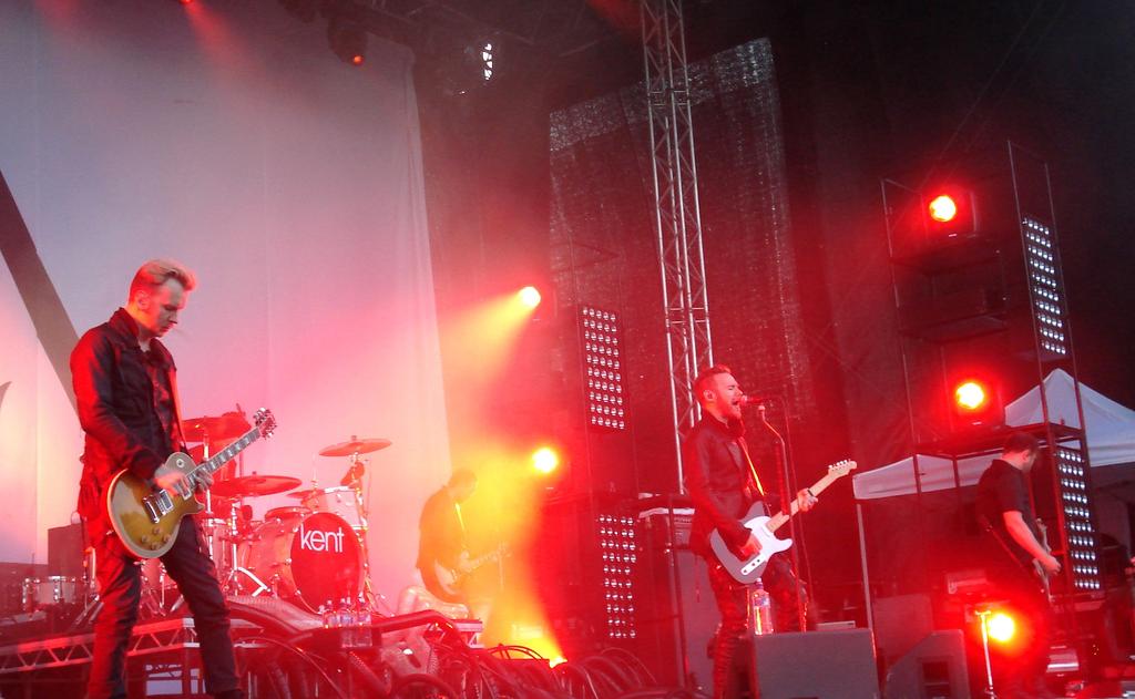 Foto: Membroza Kent. Kent Ta reda på mer om Kent och deras musik produktion. Har ni själva några favoriter bland gruppens omfattande låtskatt? Vad heter sångaren och vad vet ni om honom?