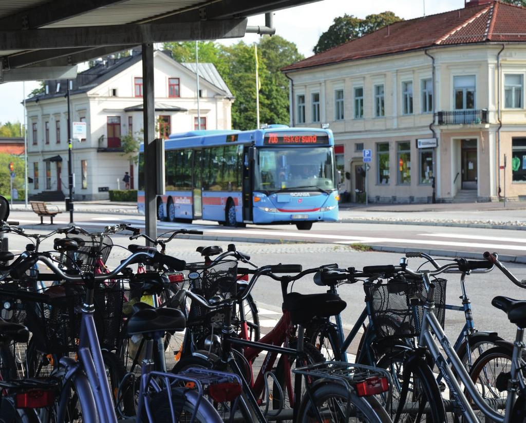Planeringssamverkan kring den regionala tågtrafiken i Mälardalen hanteras i första hand genom Mälardalstrafik AB (MÄLAB) och Tåg i Bergslagen (TiB), där frågor om planering, trafikering,