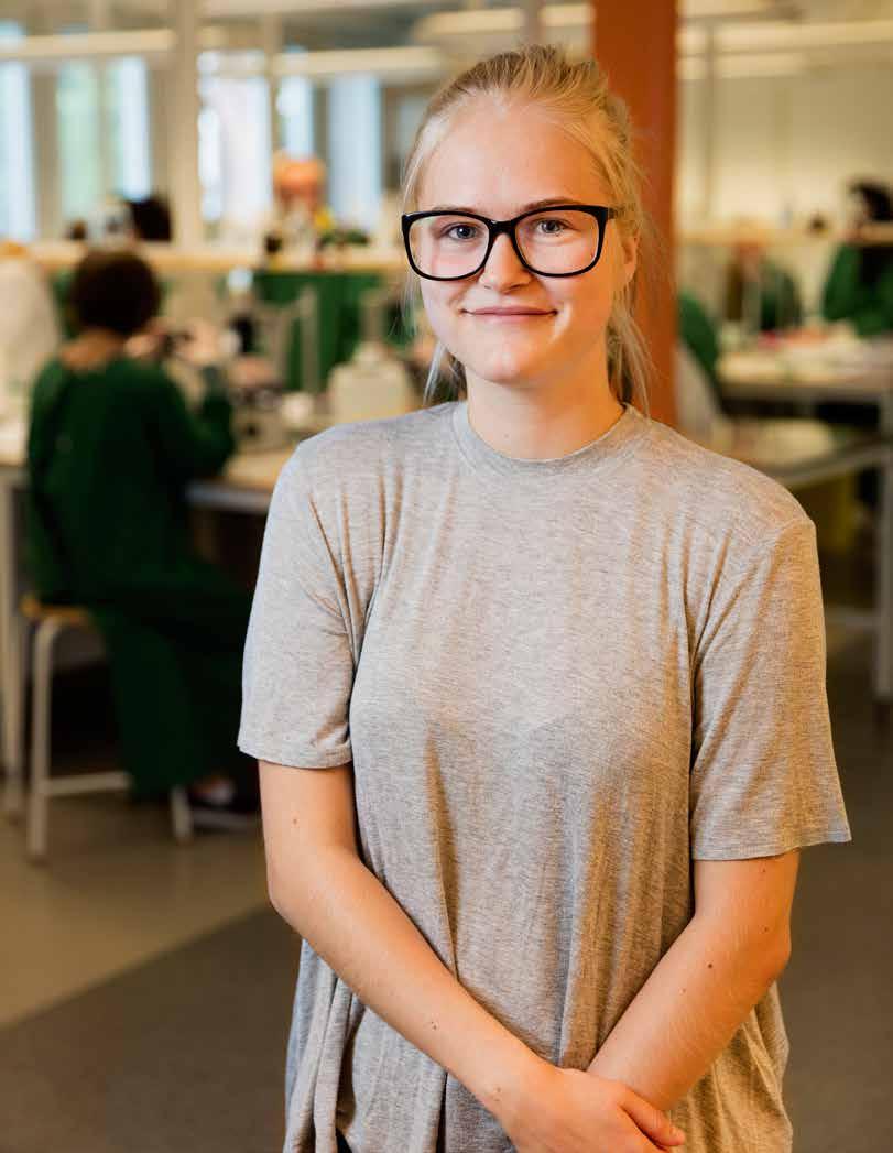 På universitetet Puck Näsman Norell Student på Kandidatprogrammet i biomedicin Det var efter att ha läst en kurs i biologi sista året på gymnasiet som jag fick upp ögonen för biomedicinsk forskning.