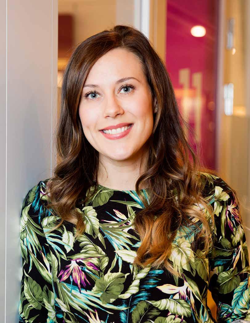 På universitetet Cecilia Skogner Student på Tandhygienistprogrammet Mötet med människor är en central del i min utbildning, alltifrån härliga patienter till goda kurskamrater och engagerade lärare.