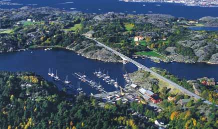 strategiskt belägen marina vid inloppet till