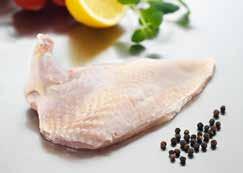 kg/kartong Kycklingbröstfilé 65 %, vatten, salt, dextros, stabiliseringsmedel (E407), antioxidationsmedel (E331, E301), konserveringsmedel (E262).