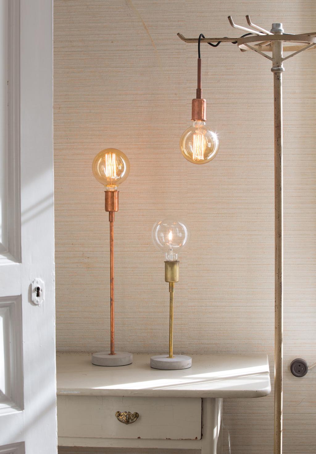 Mässing and light are connected in some way.