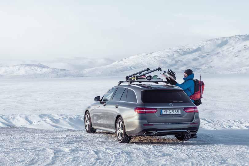 Skidhållare THULE SnowPack6. De mjuka gummiarmarna omsluter utrustningen säkert utan att repa.