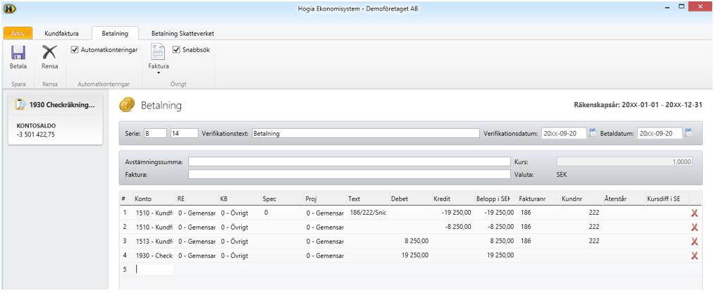 Kundinbetalning När betalningen från kunden kommer kan du registrera betalningen manuellt via kundbetalning i grundboken eller genom att läsa in en inbetalningsfil.