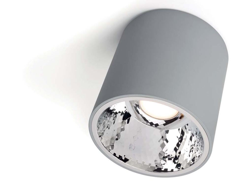 D2 YTMONTERADE DOWNLIGHTS MED REFLEKTOR Armaturhus Optik Armaturhus i lackad aluminium TC-T: RAL9003-vit eller RAL9006-aluminiumgrå LED: strukturfärg i RAL9003-vit eller RAL9006-aluminiumgrå D2 med