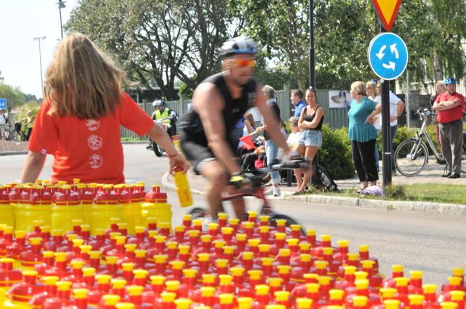 Vätskestationer - Cykling Det kommer att finnas 10 stationer på cykelbanan: Färjestaden, Mörbylånga, Degerhamn, Hulterstad, Resmo, Färjestaden, Kalmar, Läckeby, Rockneby och Lindsdal.