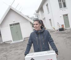 Men nu har man i Danderyd, som första plats i Sverige, uppfört bostadsrätter enbart för studenter. Vi hälsade på vid inflytt.