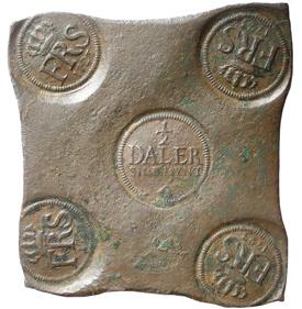 1:2 1:2 542 543 542 AVESTA. ½ daler SM 1723.