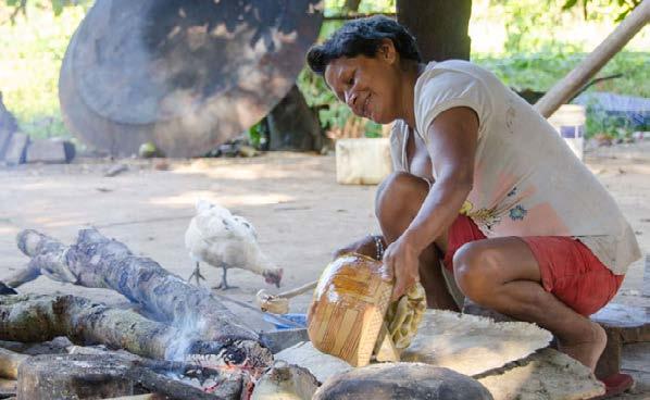 Foto: EFKs arkiv Trygg tillvaro för diskriminerade minoritetsfolk, Brasilien Omkring häften av minoritetsfolken i Brasilien, som tidigare främst levde i sina stammar, finns i dag i stadsmiljö.