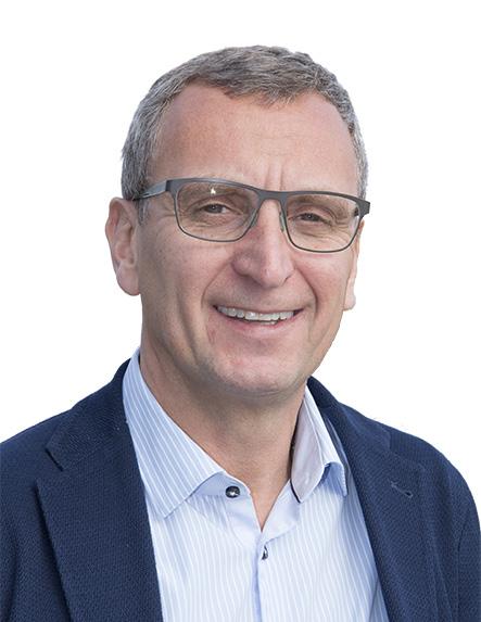 Arne har tidigare bland annat varit VD för den nordiska verksamheten inom Generics Group plc, Vice VD/CFO på Tjänstepensionsrådgivarna AB samt konsult på PA Consulting Group AB och drivit egen