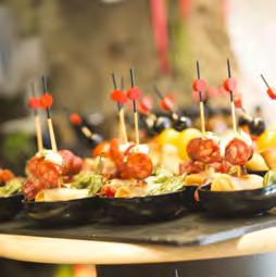 12 BARCELONA Ladda ner fler reseguider på www.aftonbladet.se/reseguider 13 5 x tapas/smårätter/pinchos Bar La Plata Bar La Plata är perfekt för det där matstoppet som den här stan är så bra på.