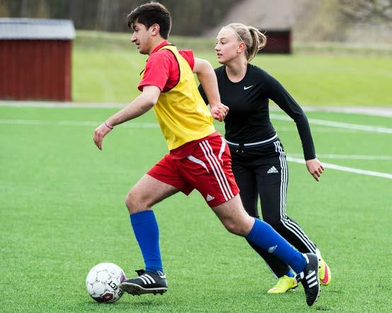 kombinera dina studier med satsningar inom badminton. Vi erbjuder dig träning inom idrotten samt den undervisning du behöver för att nå högskoleförberedande meriter.