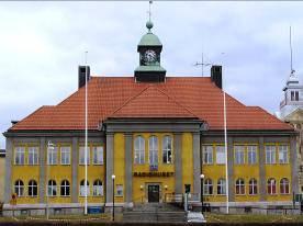 Radiohuset tidigare Medborgarhuset ligger vid Engelbrektsgatan, ett stenkast från Dalarnas Museum. Det byggdes som bergsskola efter ritningar av Faluns förste stadsarkitekt, Klas Boman.