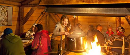 PROGRAM Observera att det här programmet är preliminärt, och att ändringar kan förekomma. Dag 1: Ankomst (M) Vi anländer till Longyearbyen på eftermiddagen och bussen tar oss direkt till hotellet.