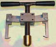 Kylsystem / Cooling system INNEHÅLL 251 Impeller tillbehör / Impeller accessories Medbringare (korsstycke vattenpumpar) / Cross piece for water pumps IMPELLERAVDRAGARE / IMPELLER PULLER Fungerar på