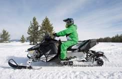 Motor Typ: Vätskekyld 795 cm³ 2-cylindrig 2-takt Bränslesystem: Cleanfire Injektion Effektklass: 150 Start: Elektrisk Chassi Uppgedd torrvikt kg: 220 / -- Fjädring fram/bak: Walker Evans PB Typ av