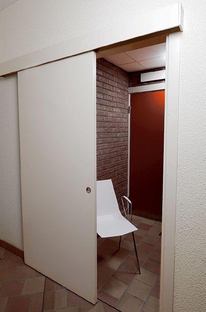 Mått på fasta partier och täta eller glasade dörrblad enligt förfrågan.