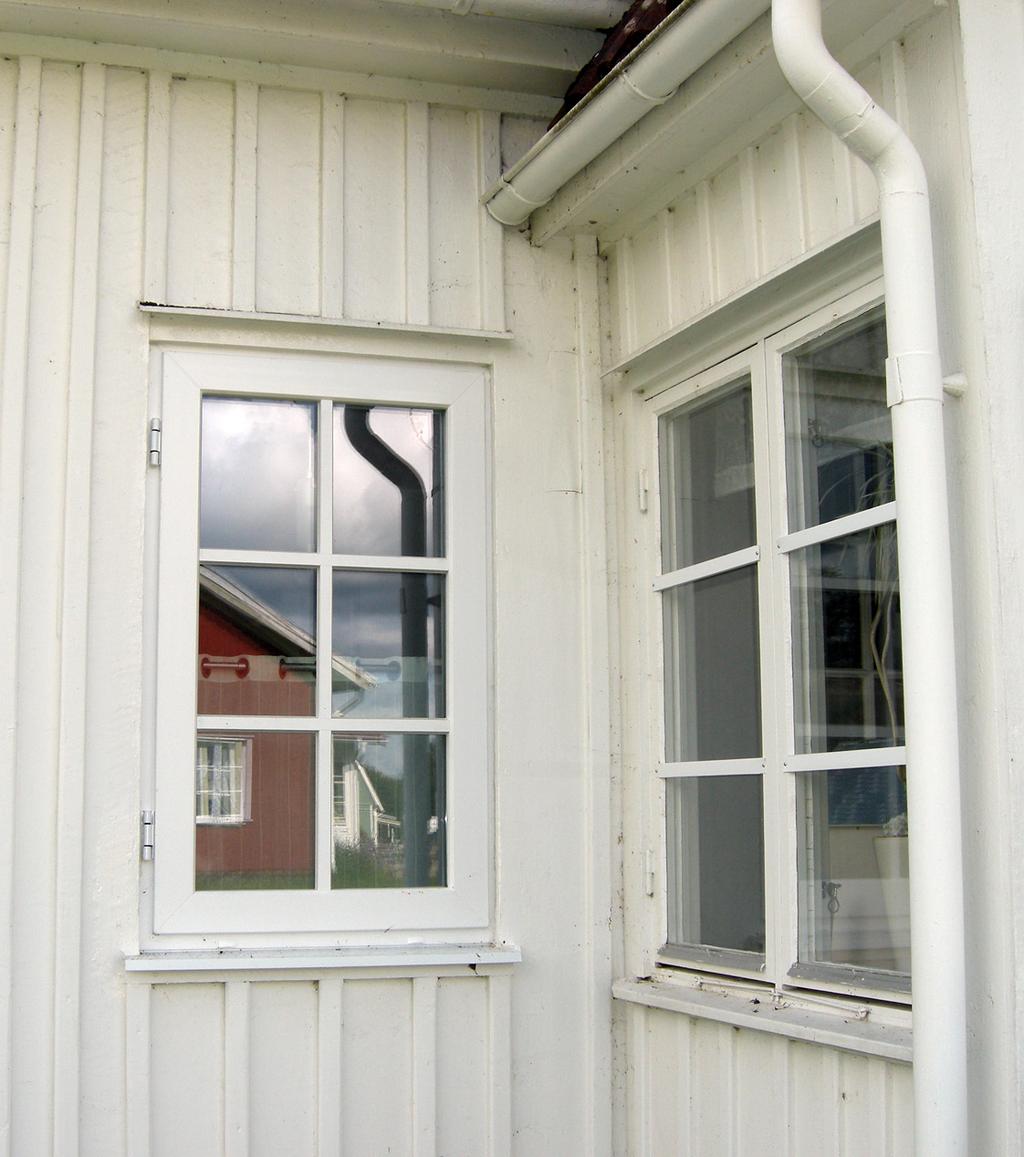 Referenser PVC De vänstra fönstret är 1-lufts utåtgående fönster med