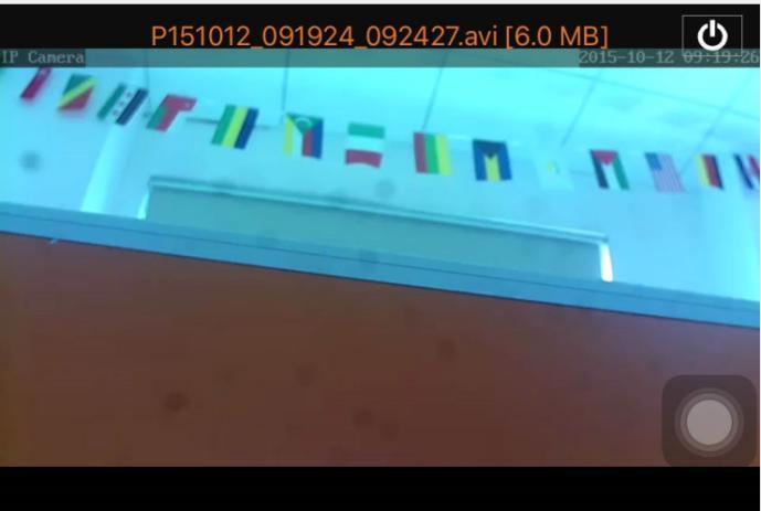 Klicka på önskad fil för uppspelning. Uppspelningsskärm: Beträffande AVI uppspelning: Vissa Android-telefoner har en standard videospelare installerad med begränsat stöd för video. Hämta r du t.ex.