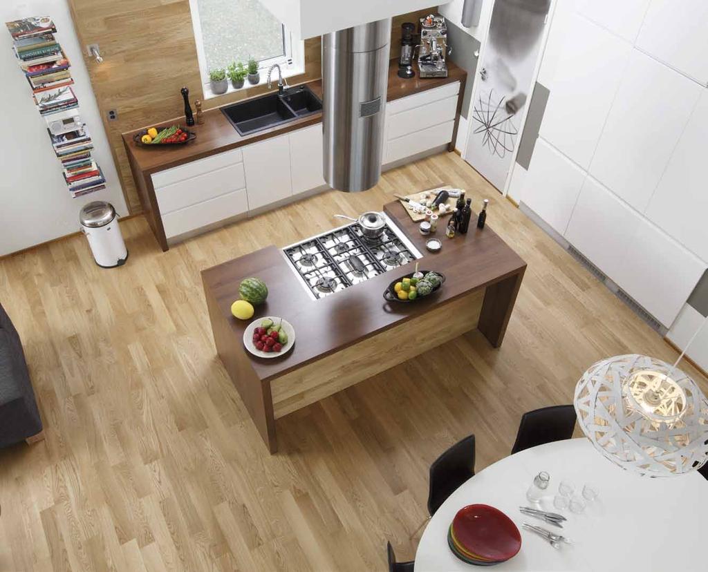 Recept för köket ett nytt trägolv Inställningen till trägolv i köket har förändrats. Allt fler trägolv läggs i köket. Och där spelar design en allt större roll.