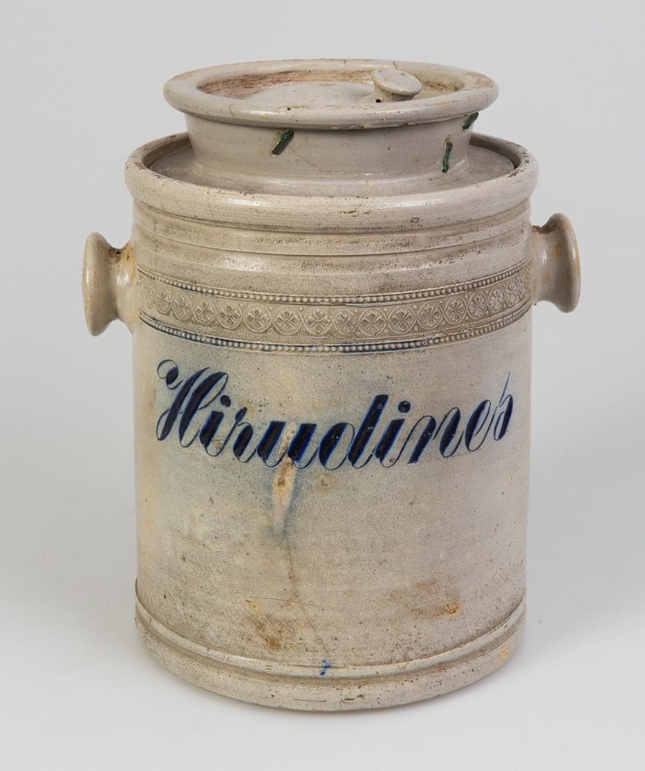 MADELEINE BONOW AND INGVAR SVANBERG Figure. 2. Leech jar from Uddevalla Apotek. Medicinal leeches were usually stored in this kind of jars in the pharmacies (Photo Bohusläns Museum). quity.