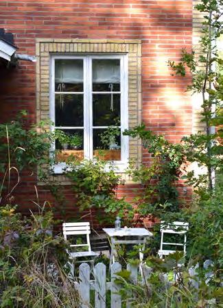 Åldersstrukturen bland fastighetsmäklare Åldersgruppen under 30 år utgörs till 63 procent av kvinnor och 37 procent av män. Bland de som är 50-59 år är 41 procent kvinnor.