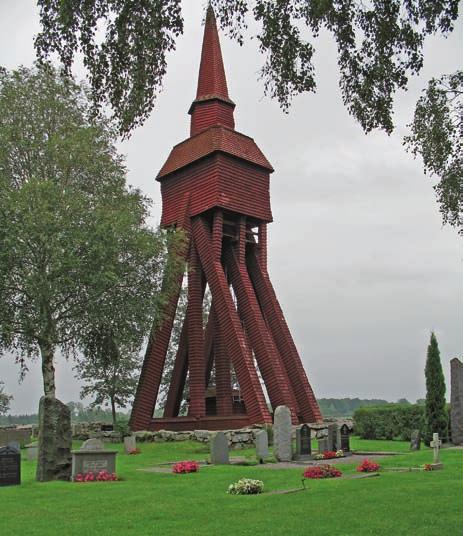 I mitten längst ned på klockstapeln finns ett litet hus, ett tramphus.