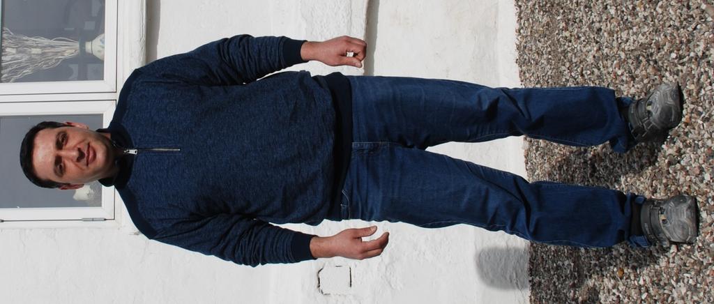Mahmoud Khadam, Danmark Mahmoud Khadam kom 2015 till Danmark från Syrien. Han är 36 år. Han är gift och har 3 barn. Hans fru och barn kom till Danmark ett år efter honom. Familjen bor i Fredericia.