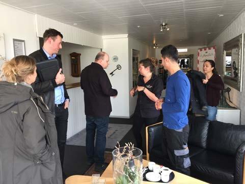 I syfte att låta de intervjuades berättelser och erfarenheter vara bärande har intervjuerna genomförts med semistrukturerad intervjumetodik, vilket innebär att vi inte följt en fast frågestruktur