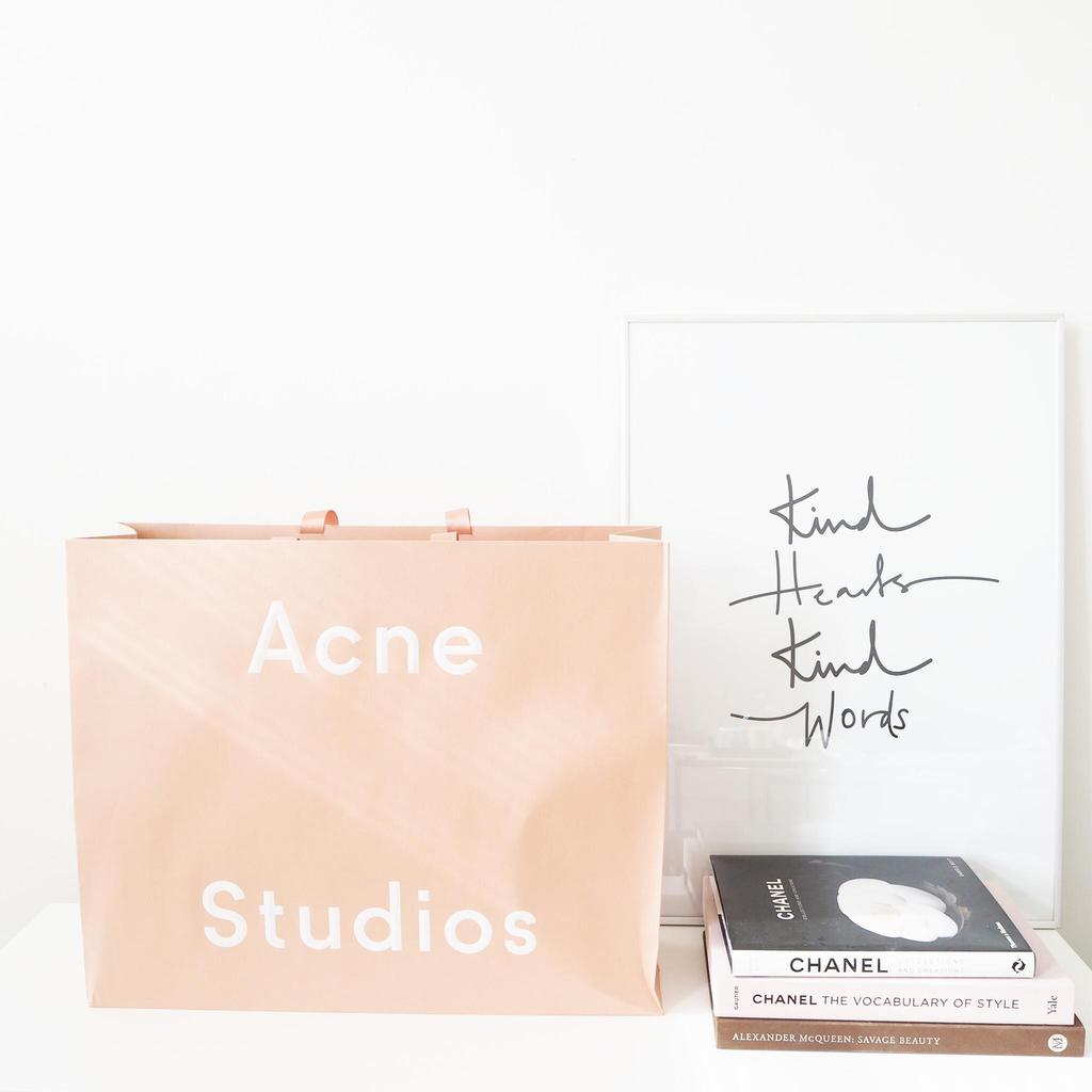 Strategi Acne Studios är Nordens ledande modehus.