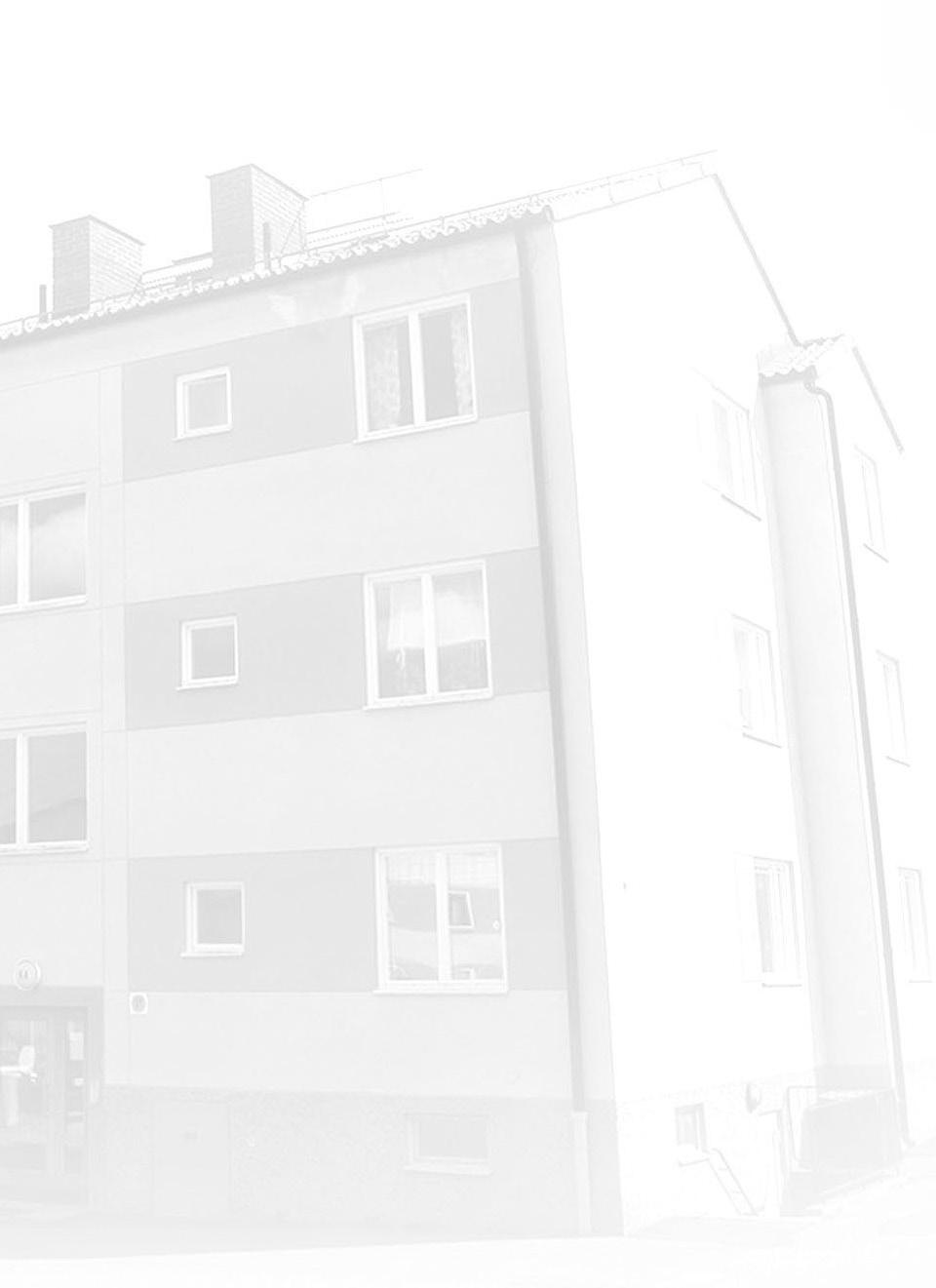 Äntligen ser man den fina kanonen som står i zigenarbacken (vid torget). En veckolång röjning under sommaren har gett fint resultat. FOTO: PELLE JOHANSSON till midsommar.