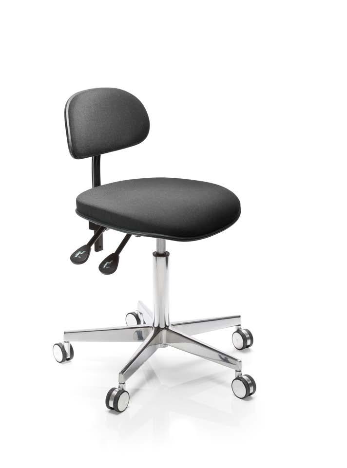 Kari är en traditionell stol med god sittkomfort. Sits och rygg är vinklingsbara och ryggen kan justeras i höjd och djupled. Stolen har en enkel gungfunktion som ger en behaglig rörelse.