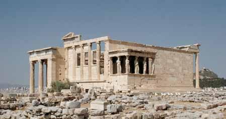 De resenärer som beger sig till Akropolis upplever denna plats på olika sätt. Somliga slås av Parthenons harmoniska proportioner och Niketemplets lätta elegans.
