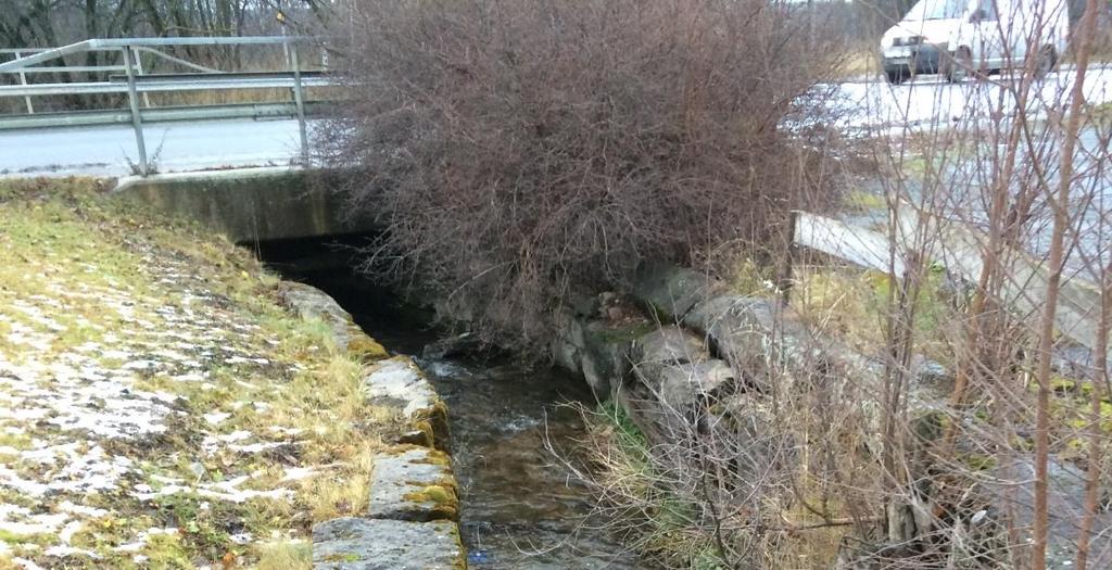 2.5.6. Byggnadstekniska förutsättningar Provtagning indikerar att asfalten på nuvarande väg genom Brunflo innehåller stenkolstjära. Detta kommer att följas upp med ytterligare provtagning.