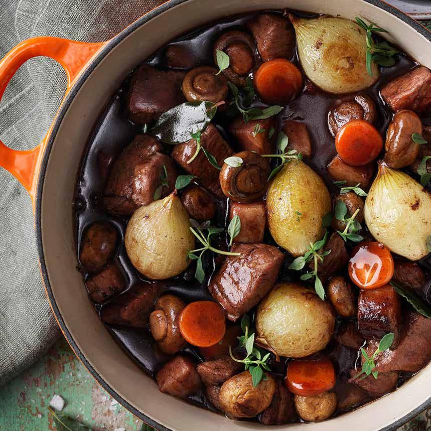 Burgundisk skinkgryta Den här grytan har den berömda boeuf bourguignon som förebild, fast här med griskött istället för nötkött. Då förkortas koktiden och du får en ny, spännande smak.