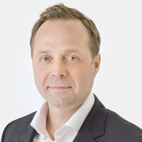 FÖRETAGSLEDNINGEN FÖRETAGSLEDNING Ulf Lilius Verkställande direktör & koncernchef och övergripande ansvarig för rörelsesegmentet Momentum Group. Anställd i koncernen sedan 2002. Född: 1972.