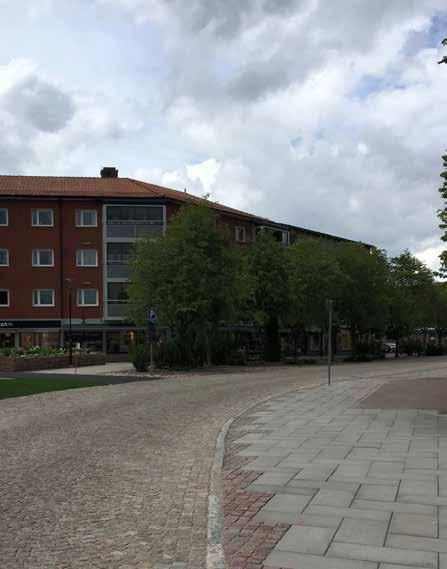 Trafiknät i centrum Genomfart är riksvägarna och länsvägarna Östnorsvägen (1021), Färnäs bygata (951), Oxbergsleden (väg 1012), Vinäs byväg (947), Sollerövägen (946), Vasagatan (1233 ), Strandgatan
