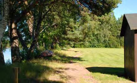 BROÅKERN Nya Begravningsplatsen År 1901 beslutade kyrkostämman att köpa in tre tunnland mark på Broåkern för en ny begravningsplats.