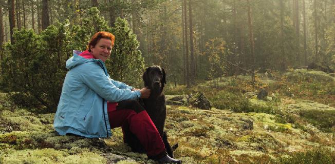 Foto: Erik Rahm Sofia fick den skog hon ville ha Längst upp i Sofia Blomquists skog, tolv hektar i östra Västerbotten, ligger en hällmarkstallskog med insprängda fuktsvackor, en mosaik av impediment,
