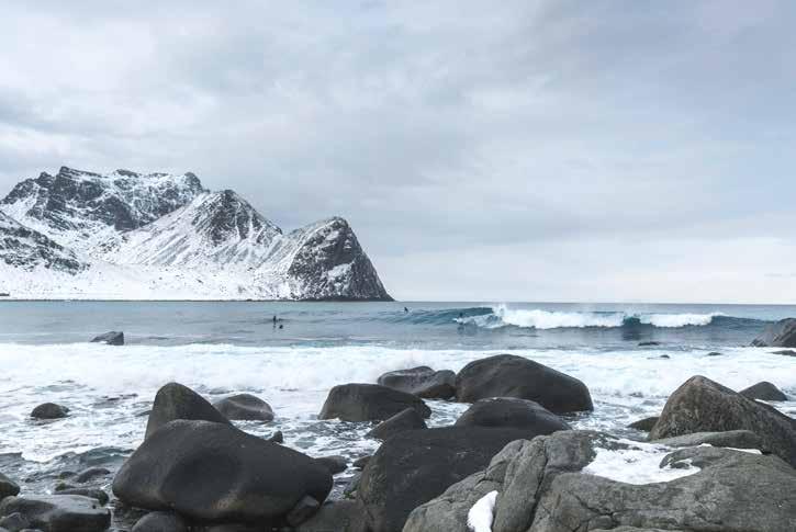 Sedan dess har det surfats av och an på stranden i Unstad. Numera är det full fart året runt.