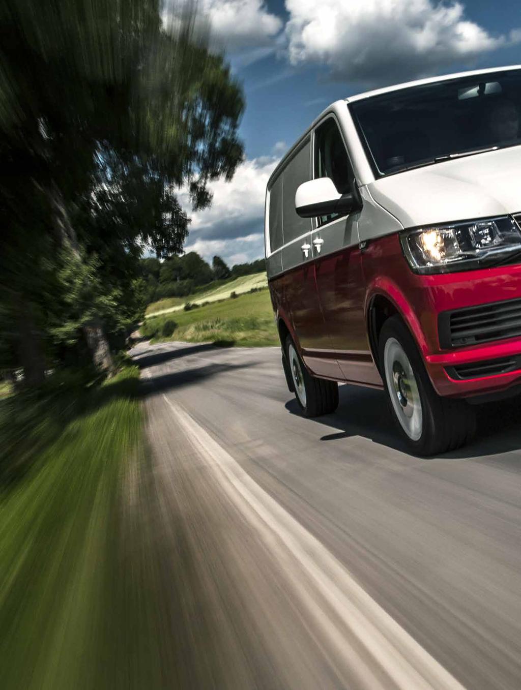 NYTT REPORTAGE & NOTERAT TRANSPORTER VINNER GRÖN VAN OF THE YEAR 2017 DE ANSEDDA TIDSKRIFTERNA VerkehrsRundschau och systertidningen Trucker gav även i år Volkswagen Transportbilar utmärkelsen Green