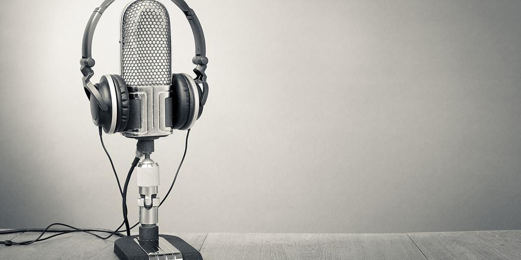 3 RADIO- OCH TV-BRANSCHEN Den svenska marknaden för radio och tv regleras bl.a. i radio- och tv-lagen (2010:696). Till skillnad från t.ex.